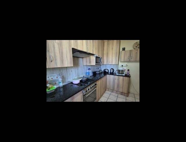 3 BEDROOM APARTMENT FOR SALE IN VANDERBIJLPARK CE 2..
